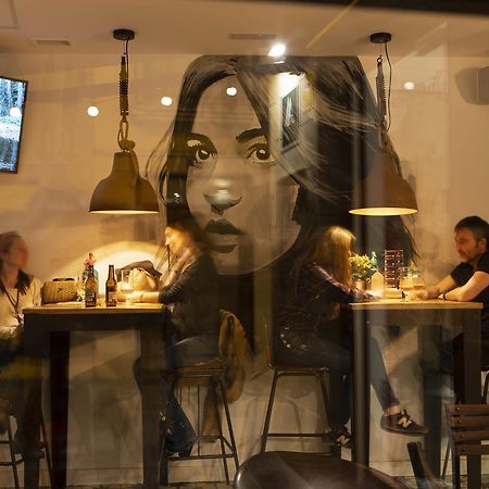 Winederful Hostel&Café Logroño Esterno foto