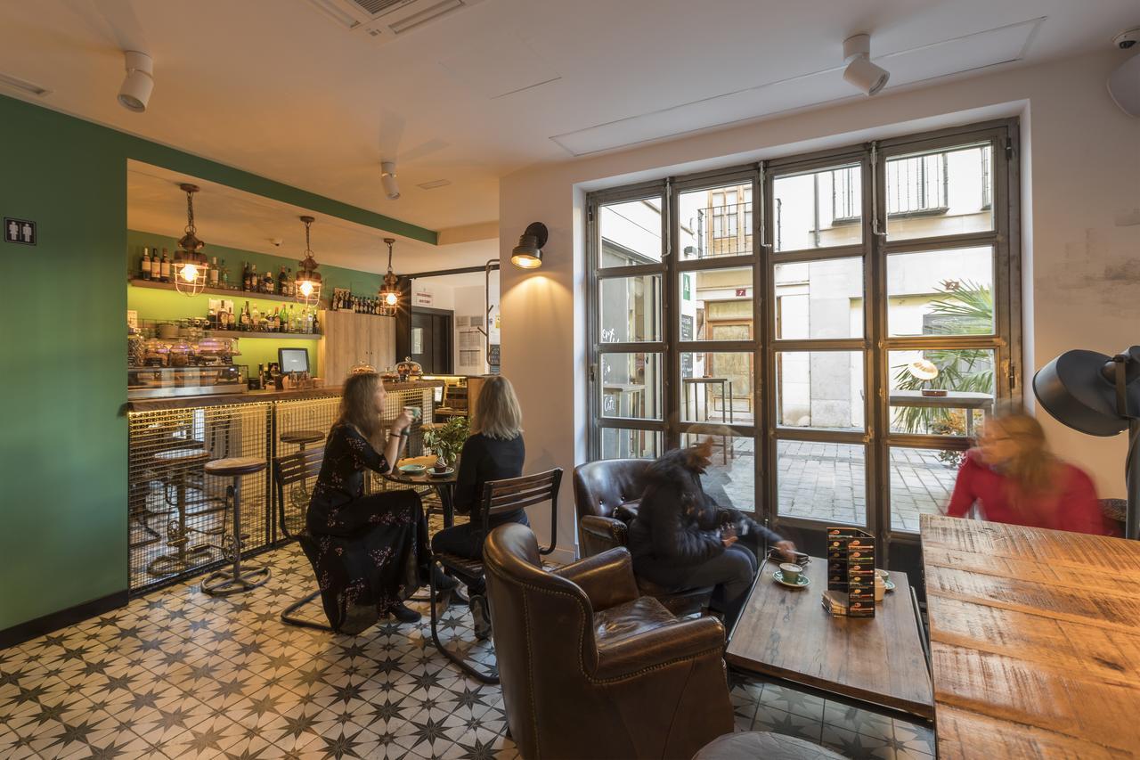 Winederful Hostel&Café Logroño Esterno foto