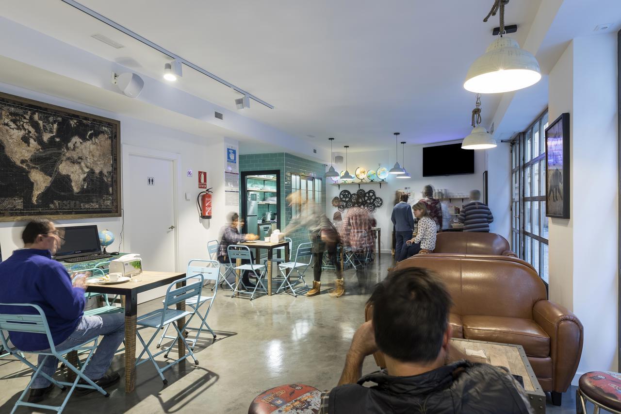 Winederful Hostel&Café Logroño Esterno foto