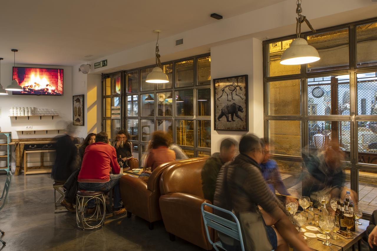 Winederful Hostel&Café Logroño Esterno foto