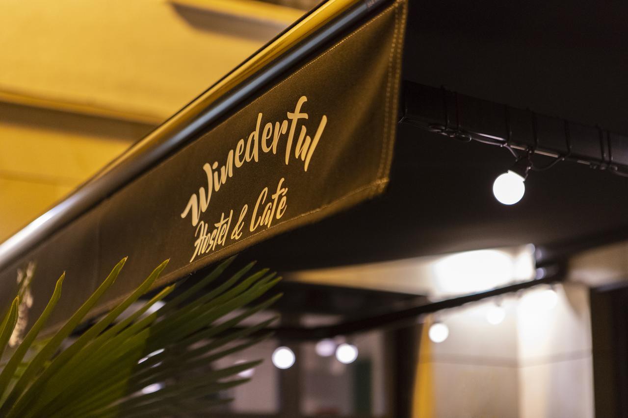 Winederful Hostel&Café Logroño Esterno foto