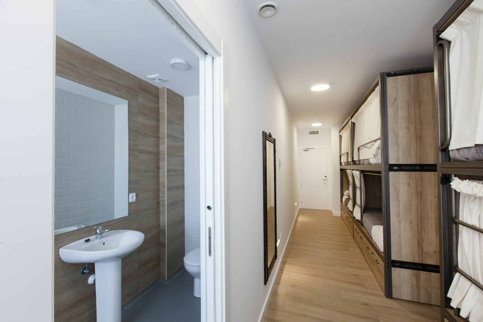Winederful Hostel&Café Logroño Esterno foto