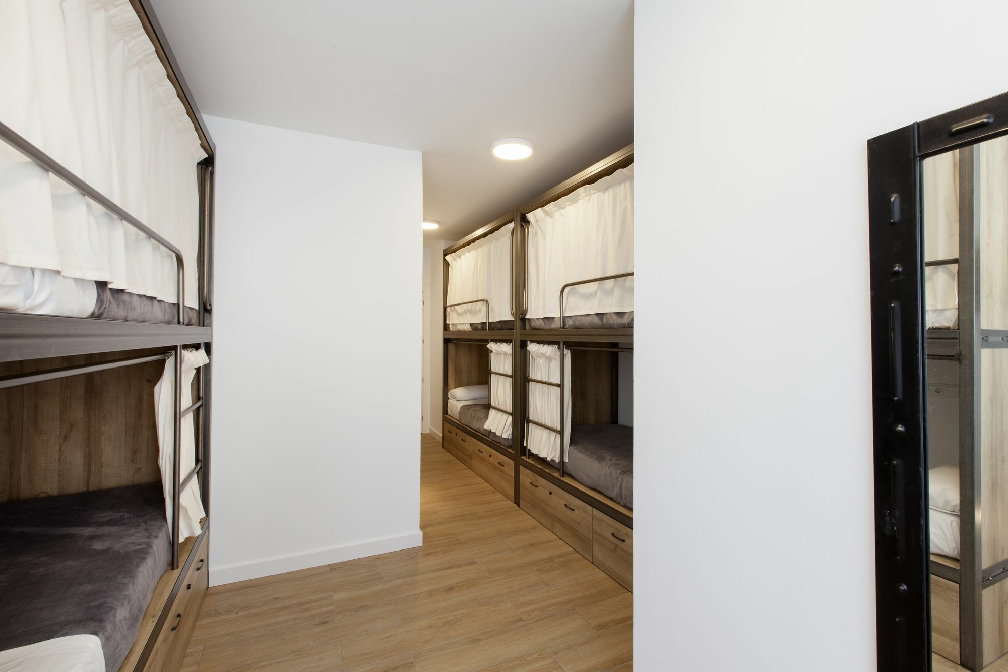 Winederful Hostel&Café Logroño Esterno foto