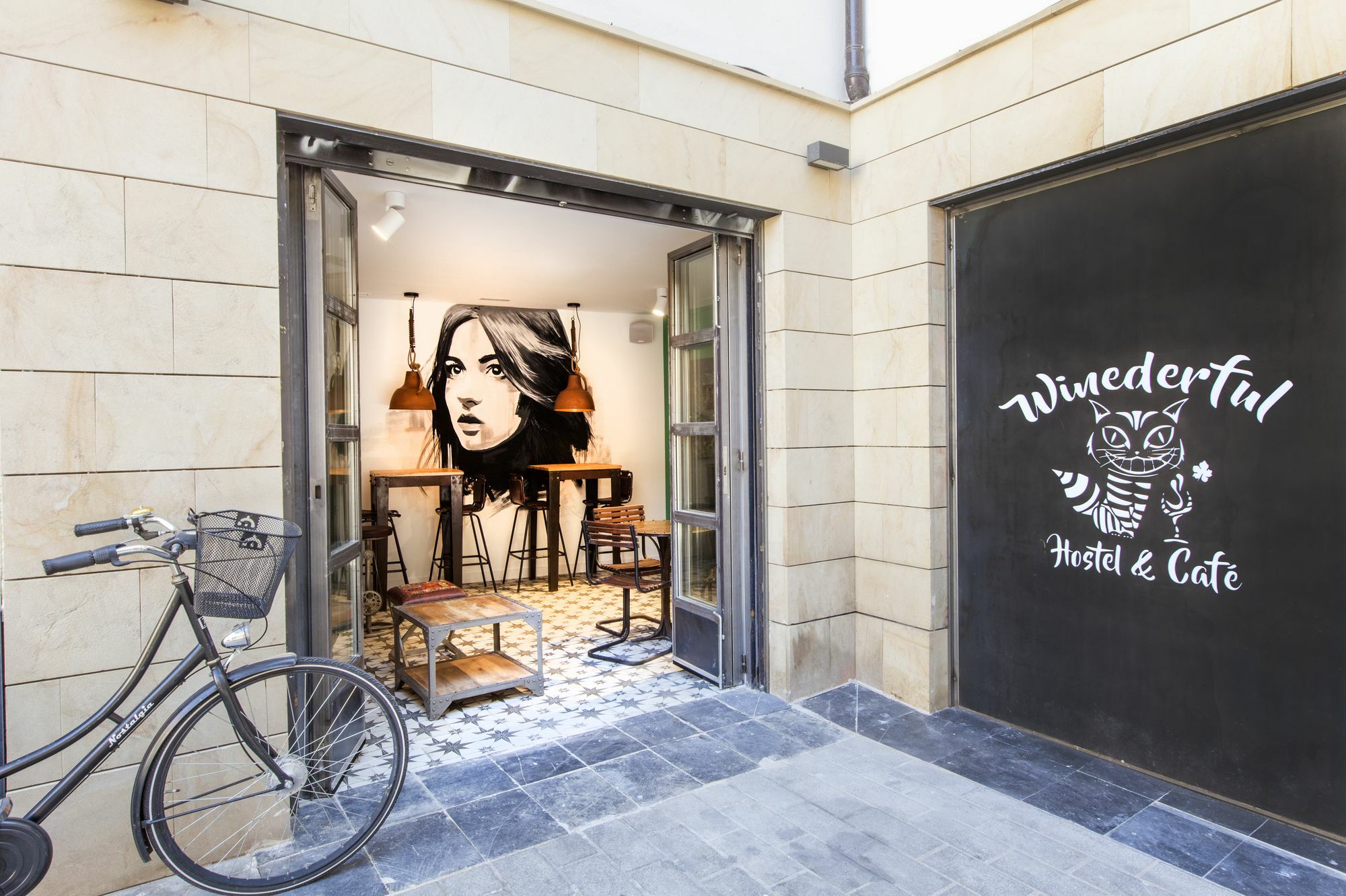 Winederful Hostel&Café Logroño Esterno foto