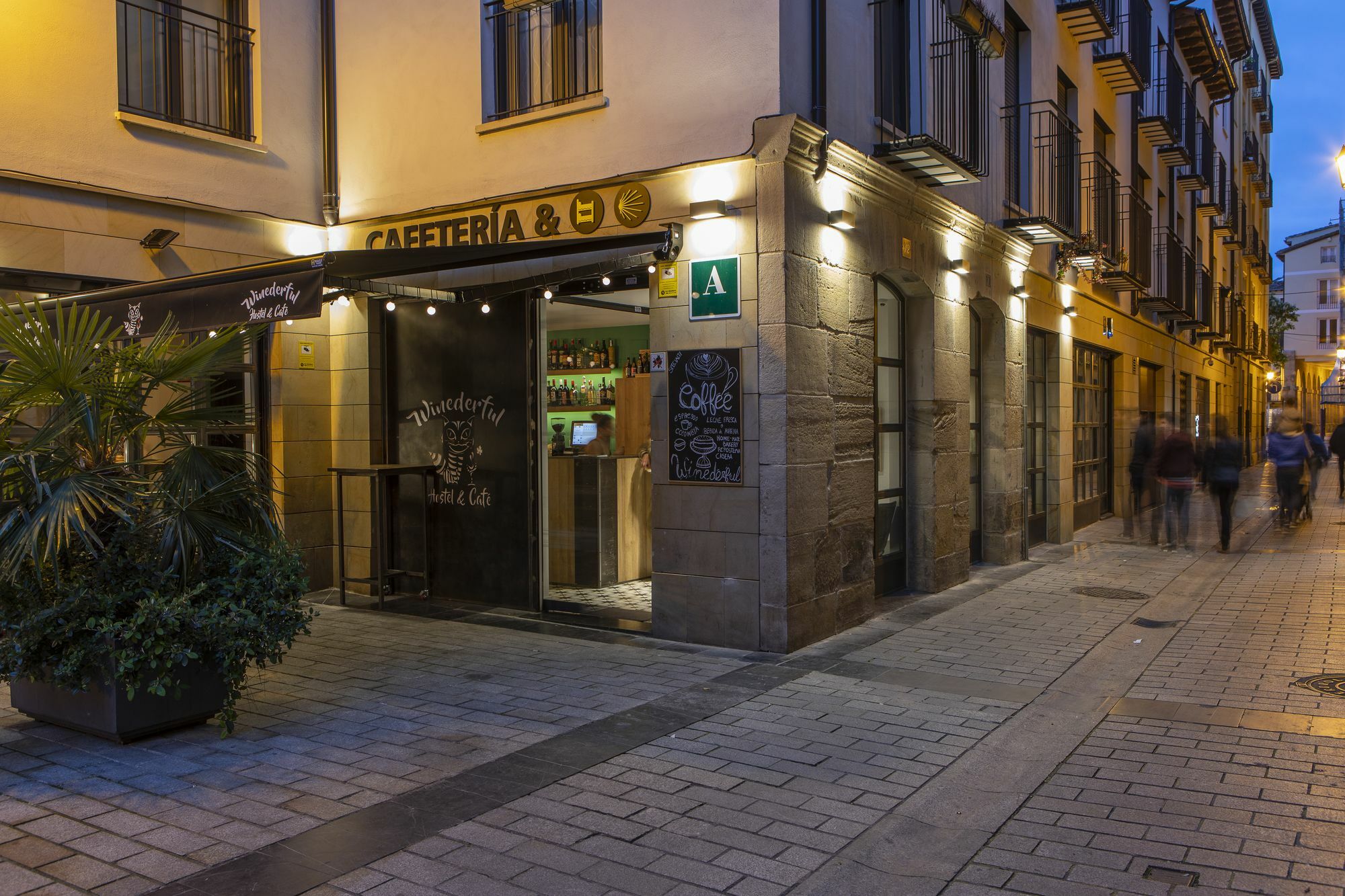 Winederful Hostel&Café Logroño Esterno foto